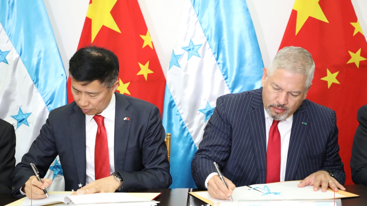 Honduras y China suscriben convenio para la construcción de siete escuelas agrícolas Imagen de Honduras y China suscriben convenio para la construcción de siete escuelas agrícolas