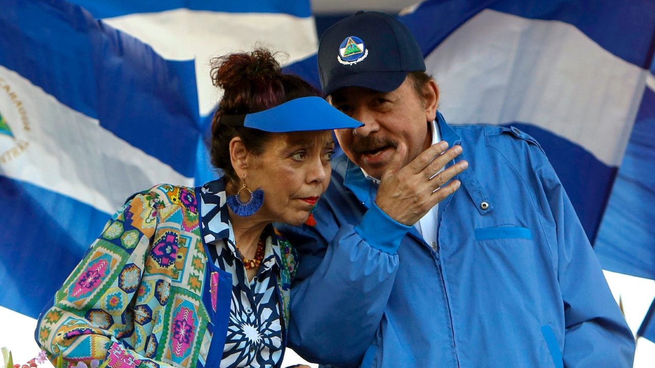 Imagen de Juez argentino ordena captura internacional de Daniel Ortega y Rosario Murillo