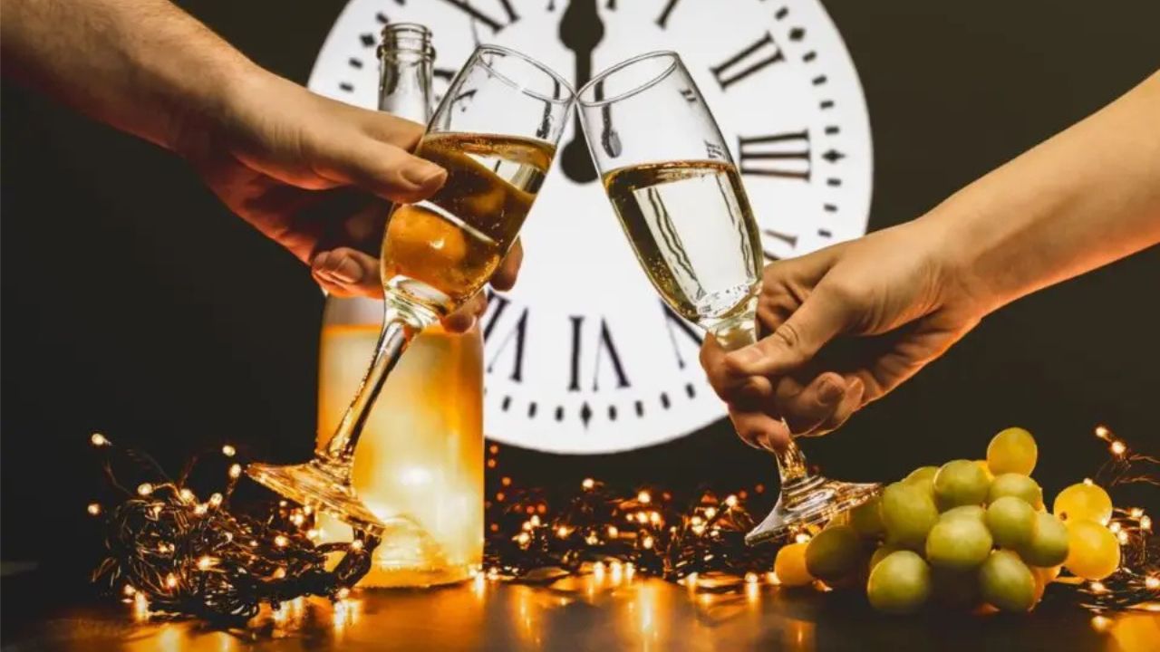 Tradiciones de fin de año: Cómo atraer la abundancia y prosperidad en 2025