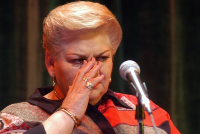 Paquita la del Barrio llorando