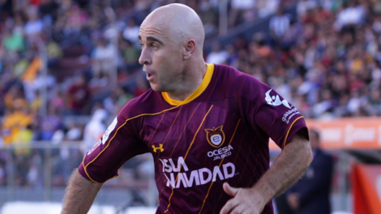 Rodrigo el Pony Ruiz en la cancha