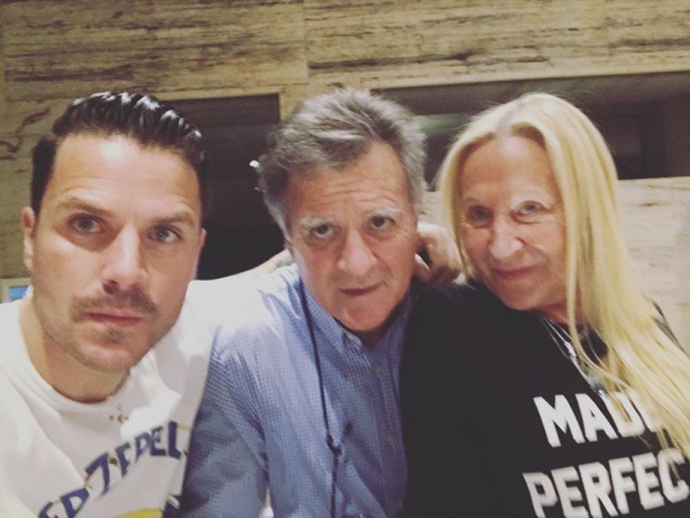 Dani junto a sus padres Manolo y Carmen