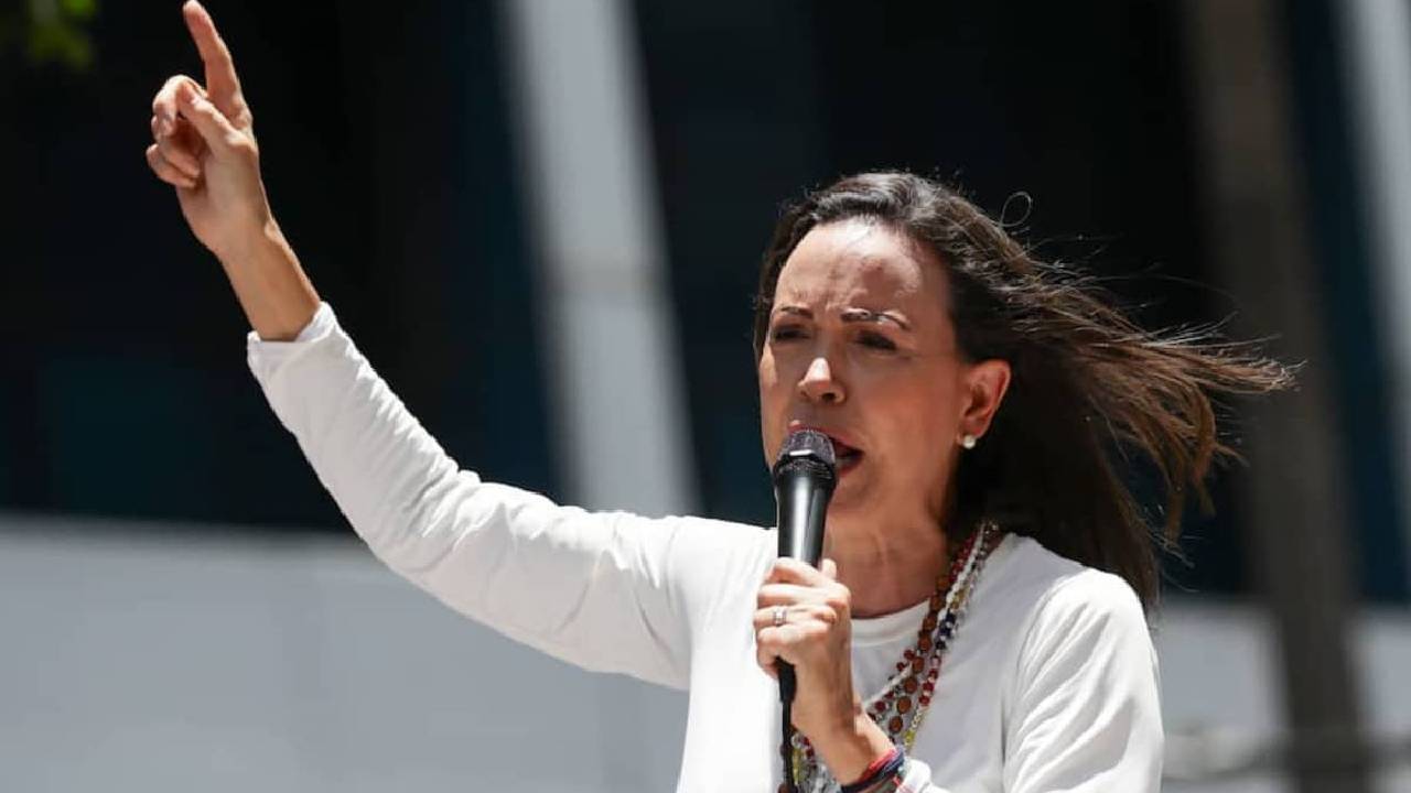 Machado pide apoyo internacional para 'sacar al régimen' de Maduro del poder Imagen de Machado pide apoyo internacional para 'sacar al régimen' de Maduro del poder
