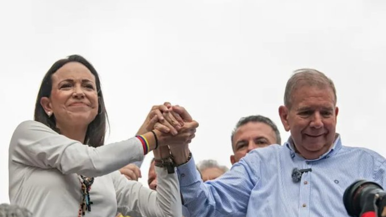 Machado y González Urrutia piden una reacción diplomática ante 'asedio' a sede argentina Imagen de Machado y González Urrutia piden una reacción diplomática ante 'asedio' a sede argentina