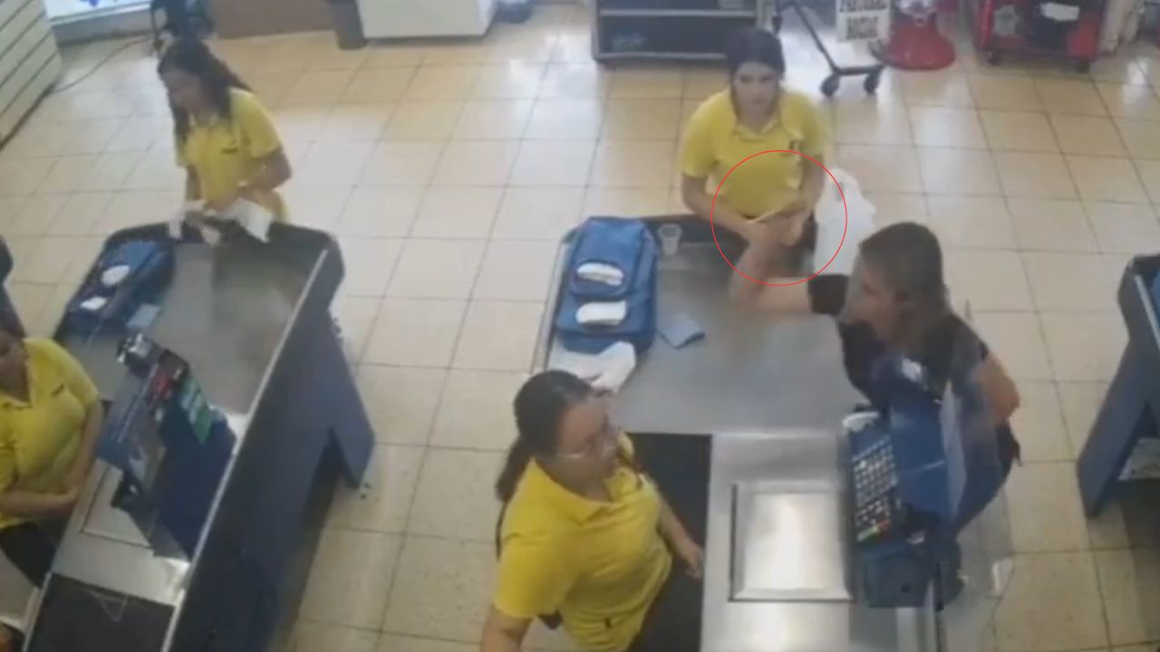 Imagen de VIDEO SENSIBLE: Mujer apuñala a la hija de su expareja por 'venganza'