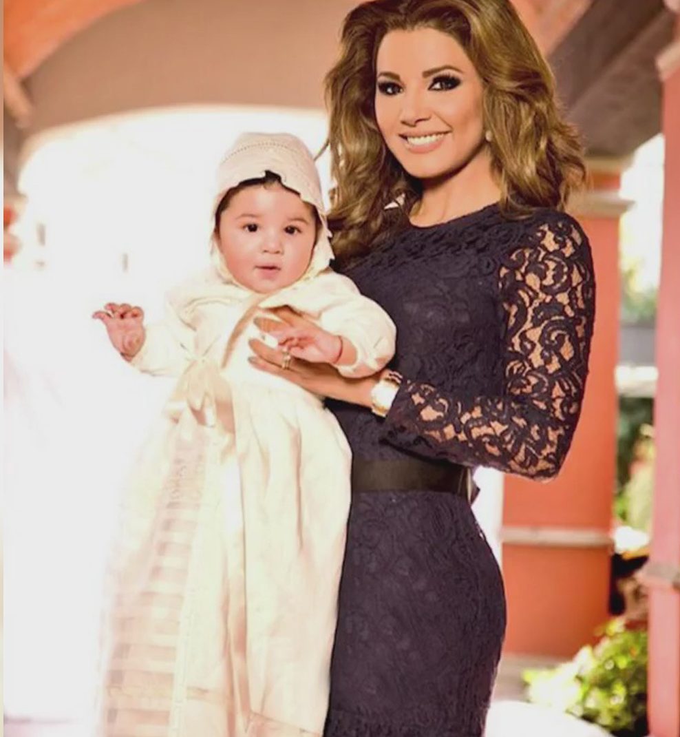 Aleida y su hijo recién nacido