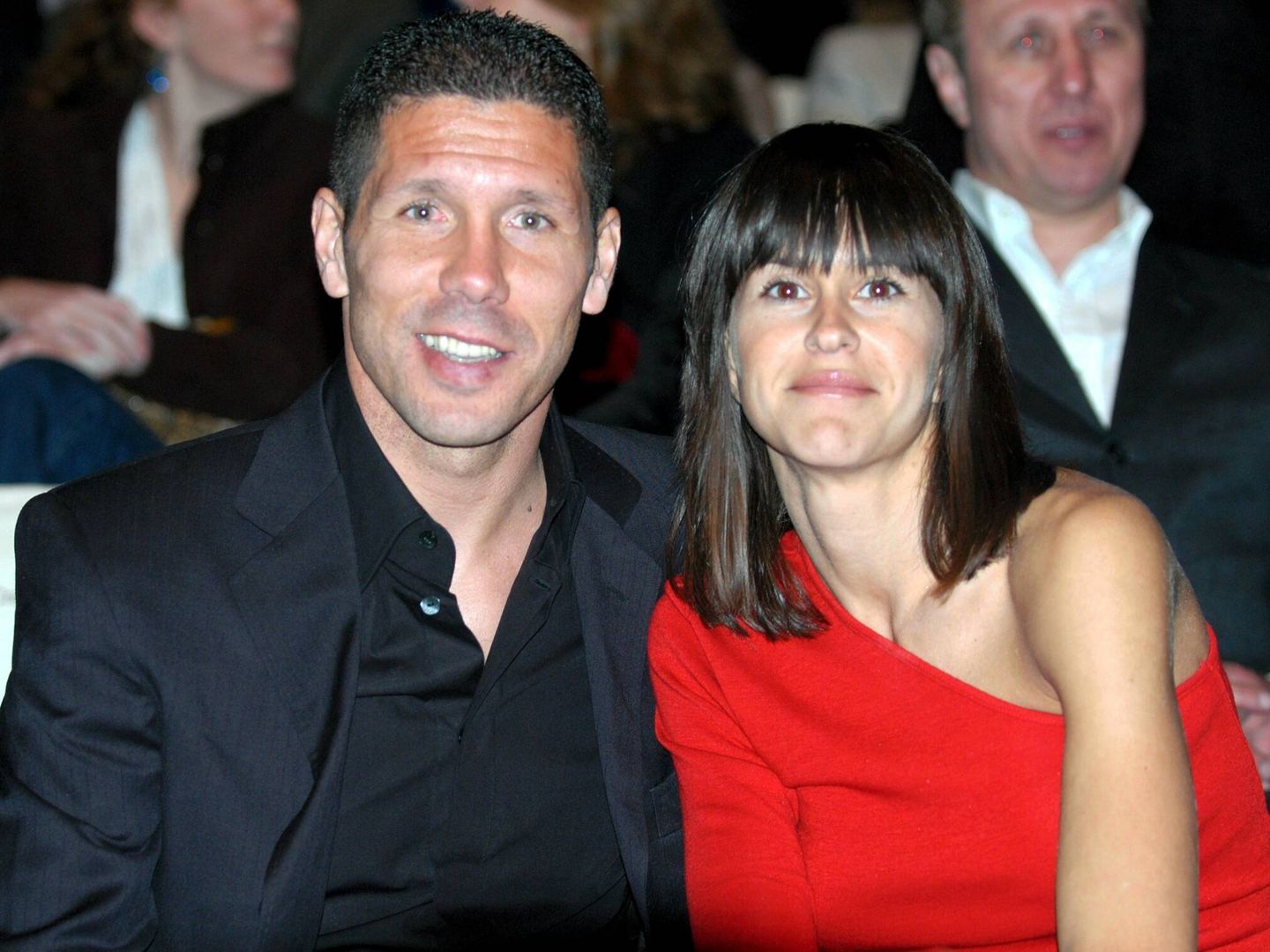 Carolina y Simeone abrazados