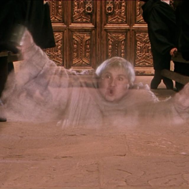 El fraile gordo, uno de los personajes del actorSimon Fisher-Becker https://www.milenio.com/espectaculos/famosos/muere-simon-fisher-becker-actor-de-harry-potter-y-doctor-who