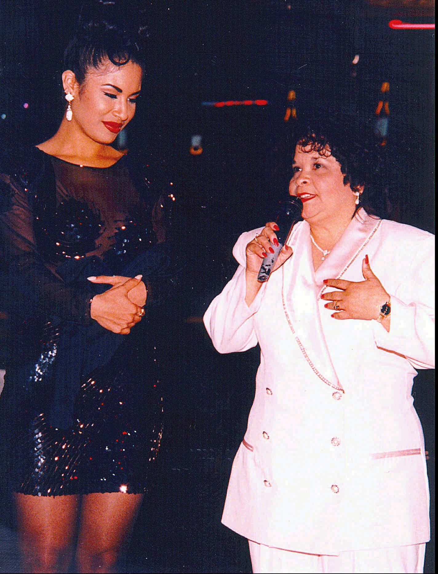 Yolanda y Selena en un evento