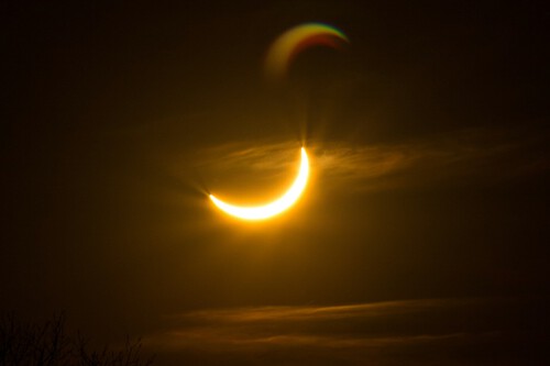 Foto de un eclipse solar parcial 