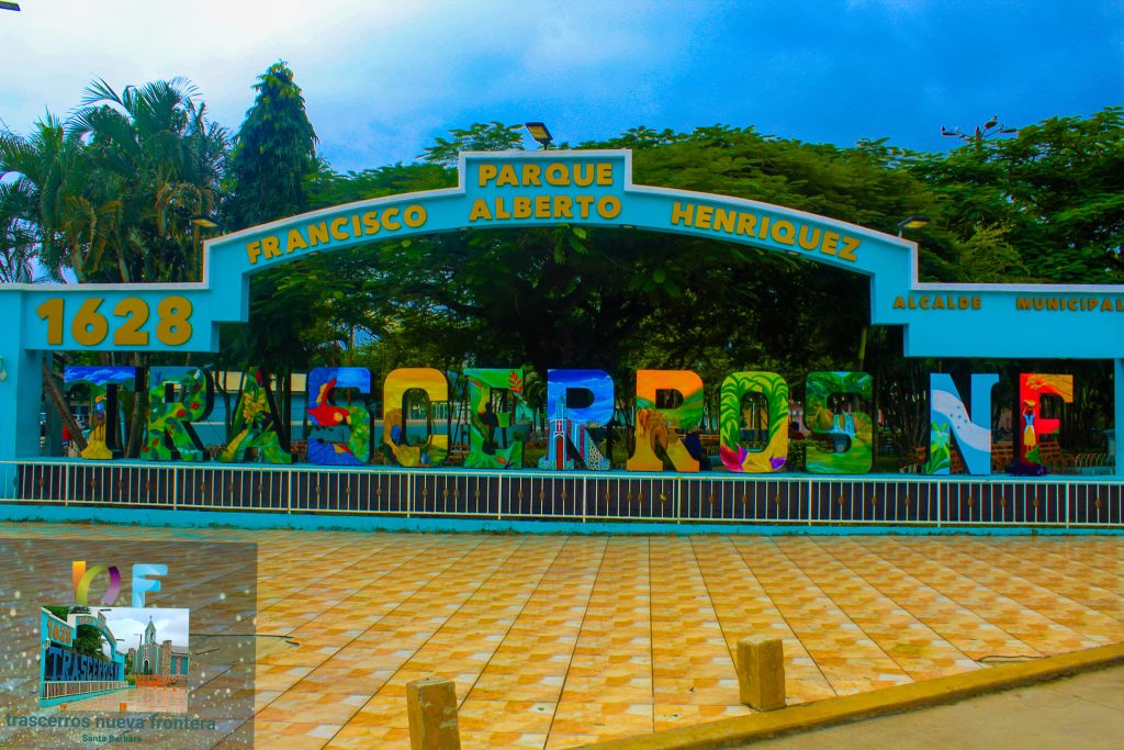 Parque central de Trascerros, Nueva Frontera, Santa Bárbara