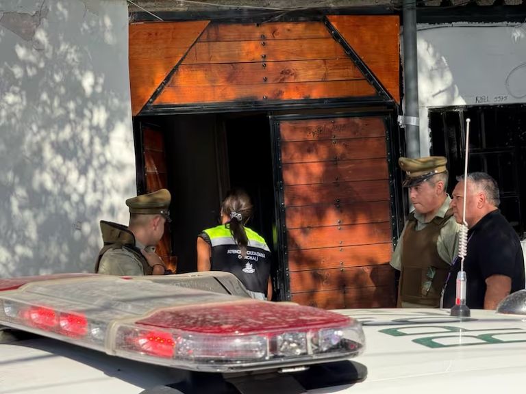 Policías investigando zona de secuestro