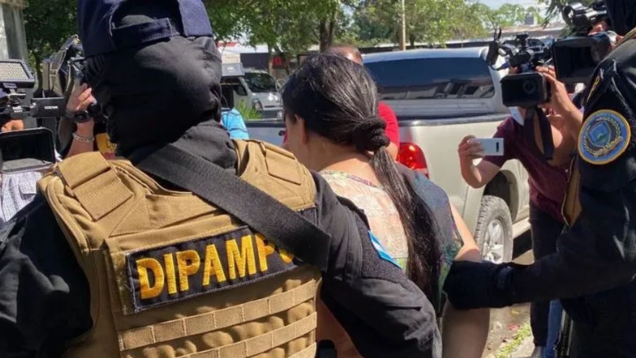 Conadeh denuncia golpes a mujeres y niñas durante estado de excepción Imagen de Conadeh denuncia golpes a mujeres y niñas durante estado de excepción