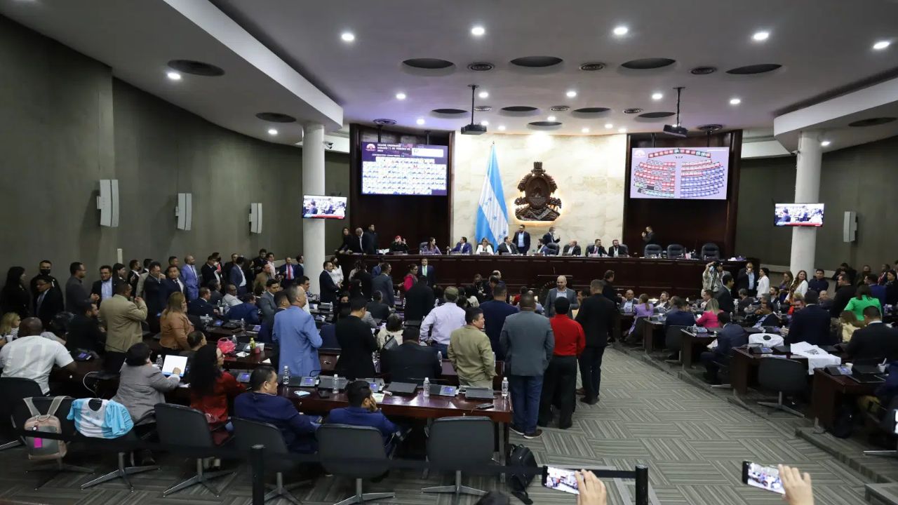 Imagen de Diputadas denuncian amenazas de muerte y exigen acción contra violencia política