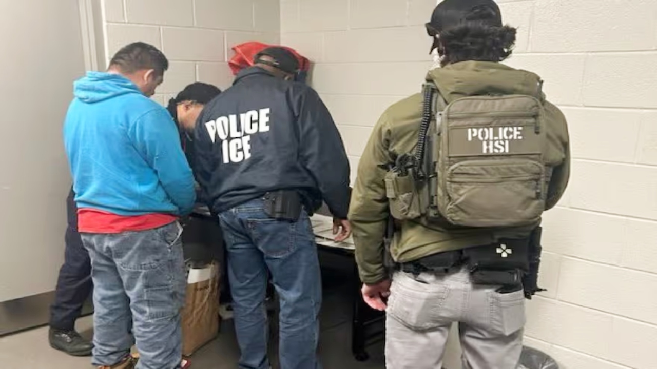 Migrante hondureño cae en Florida con green card falsa y podría ir a prisión Imagen de Migrante hondureño cae en Florida con green card falsa y podría ir a prisión