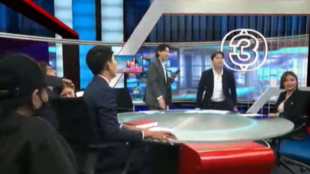 Terremoto sorprende a presentadores de televisión en vivo en Tailandia Imagen de Terremoto sorprende a presentadores de televisión en vivo en Tailandia