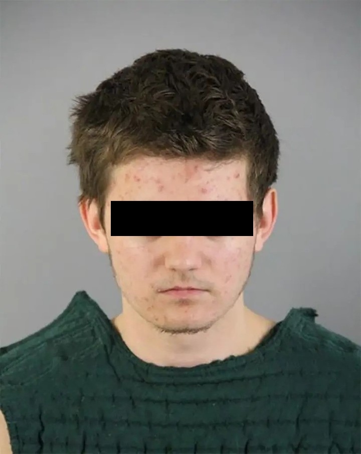 Foto del adolescente que mató a su madre y padrastro