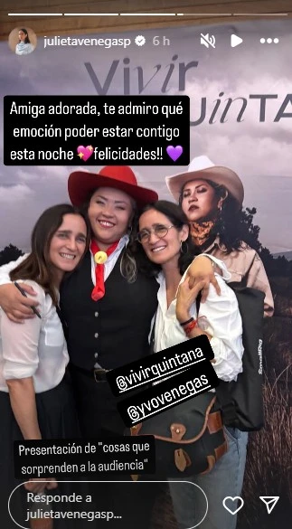 Julieta Venegas con amigas tras un concierto 