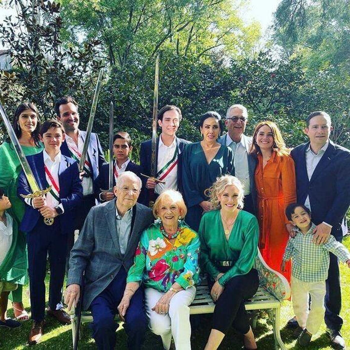 Ricardo Salinas junto a su familia