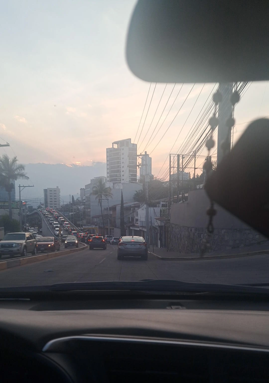 Calle de bulevar Suyapa