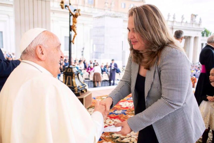 Viceministra de Seguridad pide oraciones al Papa por Honduras.