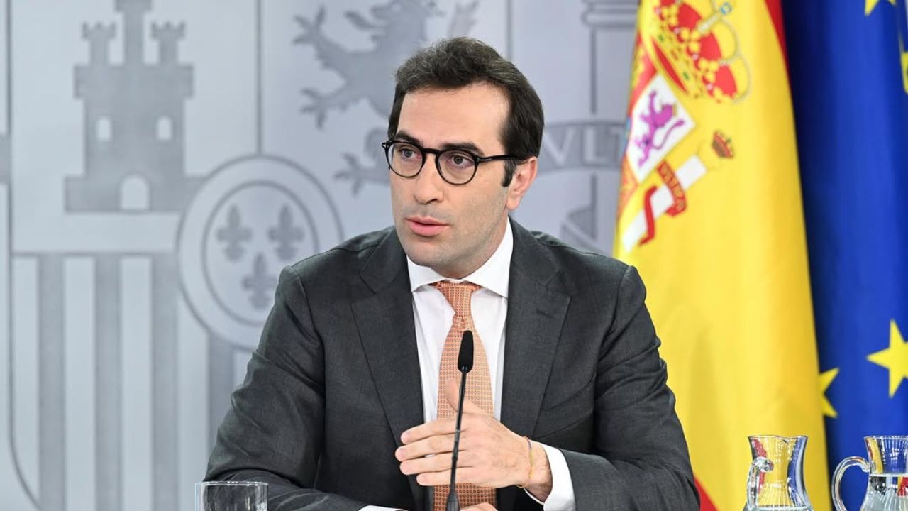 Carlos Cuerpo pareja: ¿tiene novia el ministro de Economía? Imagen de Carlos Cuerpo pareja: ¿tiene novia el ministro de Economía?