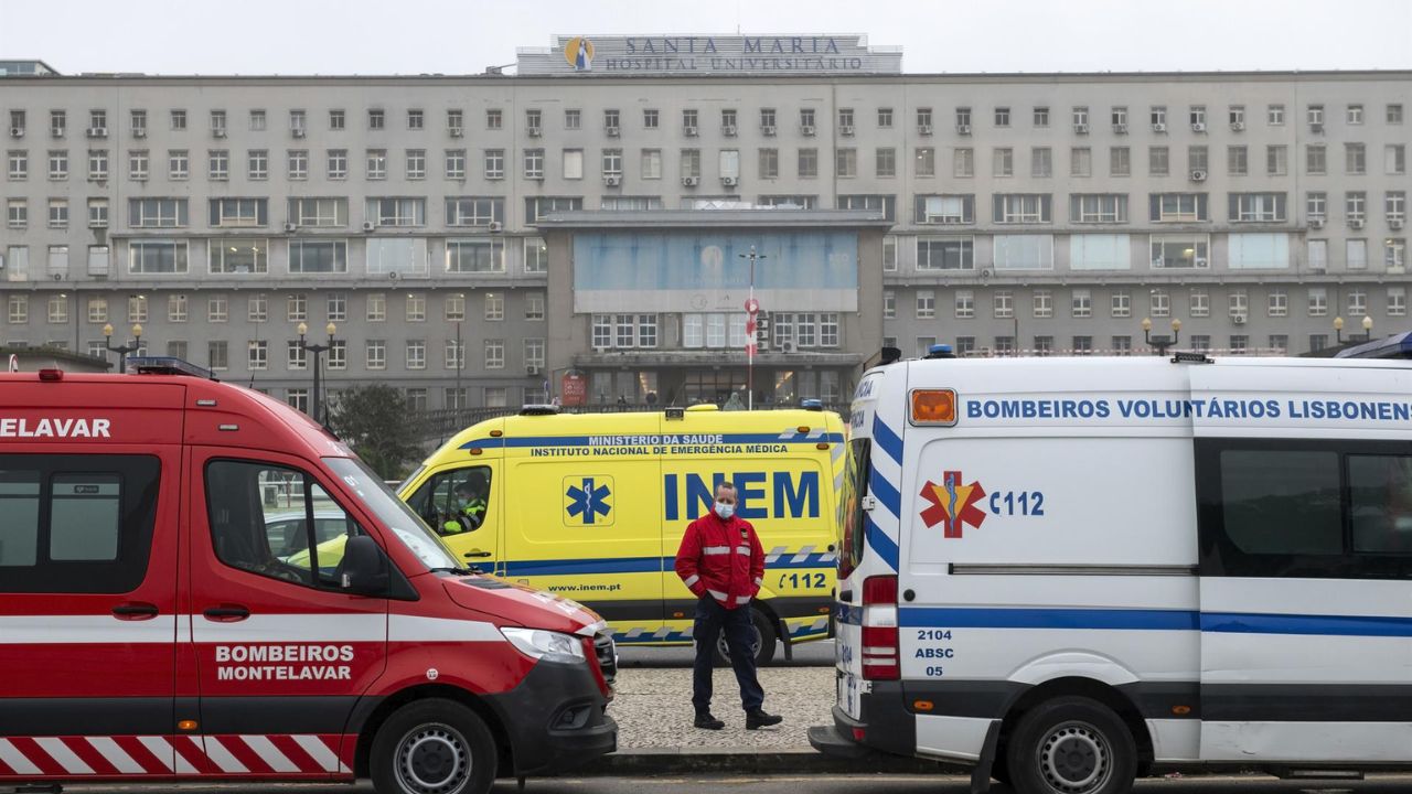 Imagen de Cinco muertos y 8 heridos tras chocar un microbús contra una vivienda