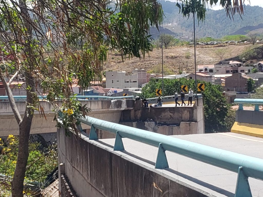 Puente colapsado en Tegucigalpa