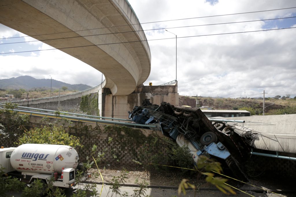 Puente colapsado en Tegucigalpa