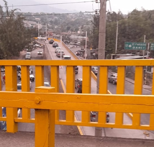 Tráfico vehicular en Tegucigalpa hoy en Villas del Sol 