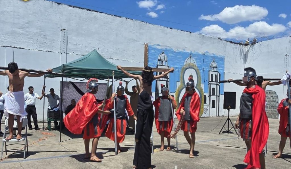 viacrucis en centro penal