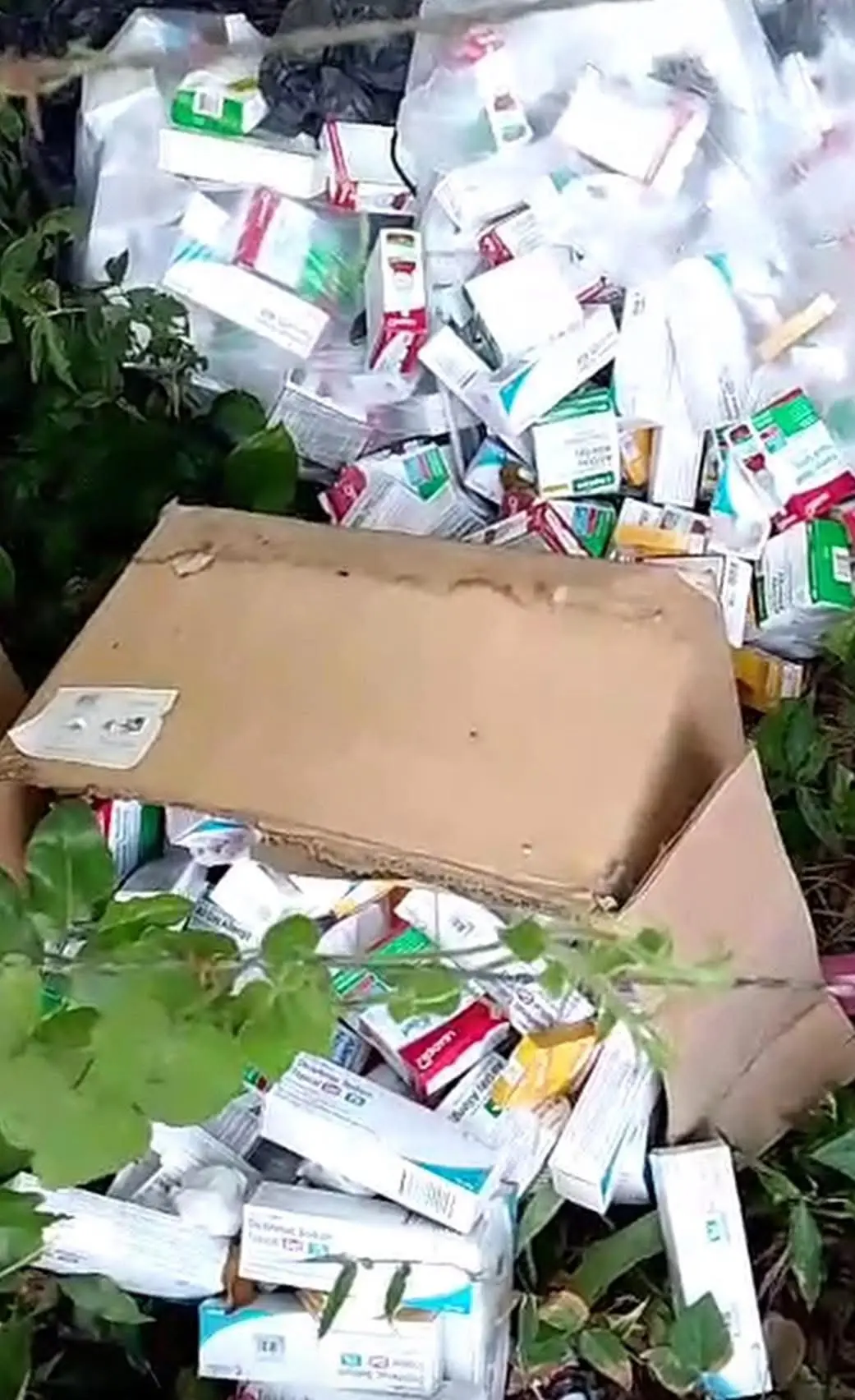 caja con medicamentos