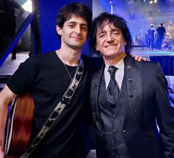 Foto de Emanuel Mahler junto a su padre Ángel Mahler,