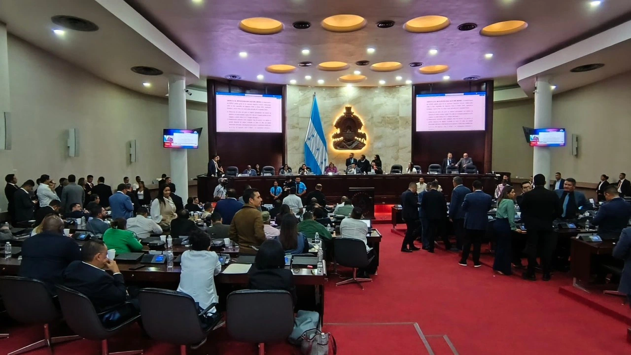 Congreso Nacional suspende discusión de la Ley de Justicia Tributaria Imagen de Congreso Nacional suspende discusión de la Ley de Justicia Tributaria