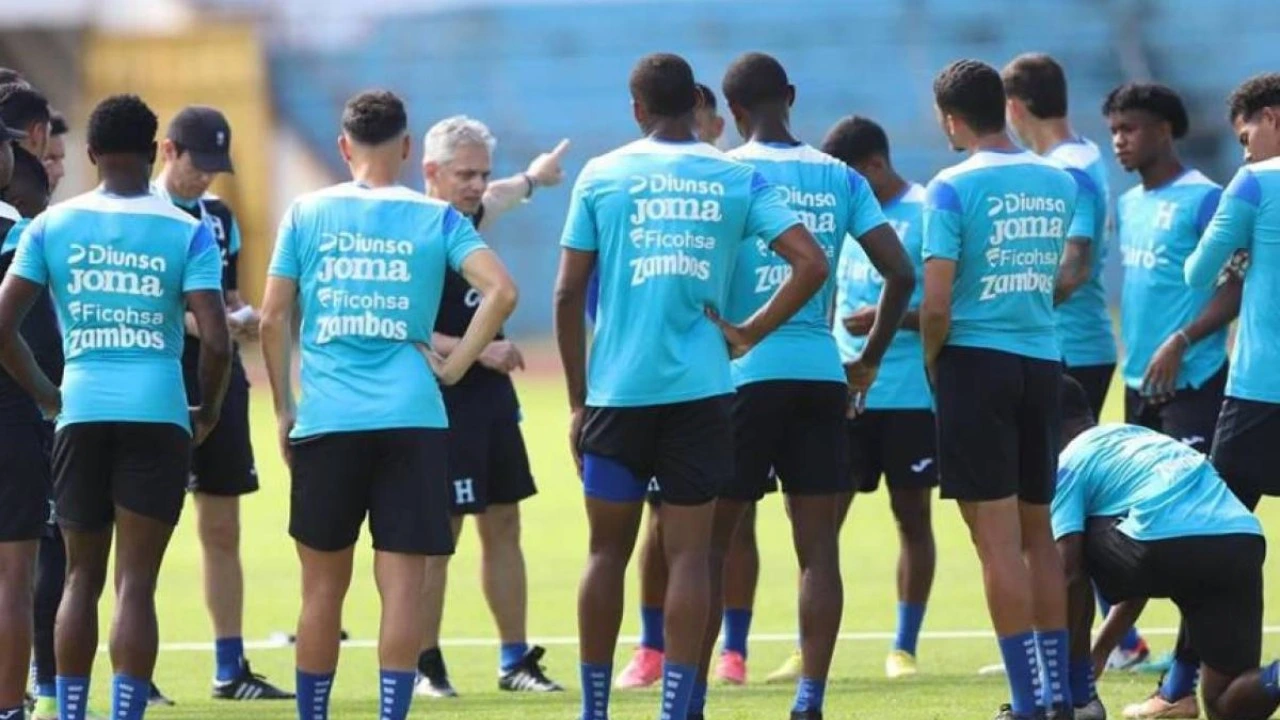Rueda anuncia la convocatoria de Honduras para las eliminatorias al Mundial 2026 Imagen de Rueda anuncia la convocatoria de Honduras para las eliminatorias al Mundial 2026