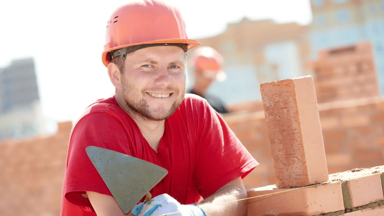 Imagen de Frases bonitas y motivadoras para el Día del Albañil, este 3 de mayo