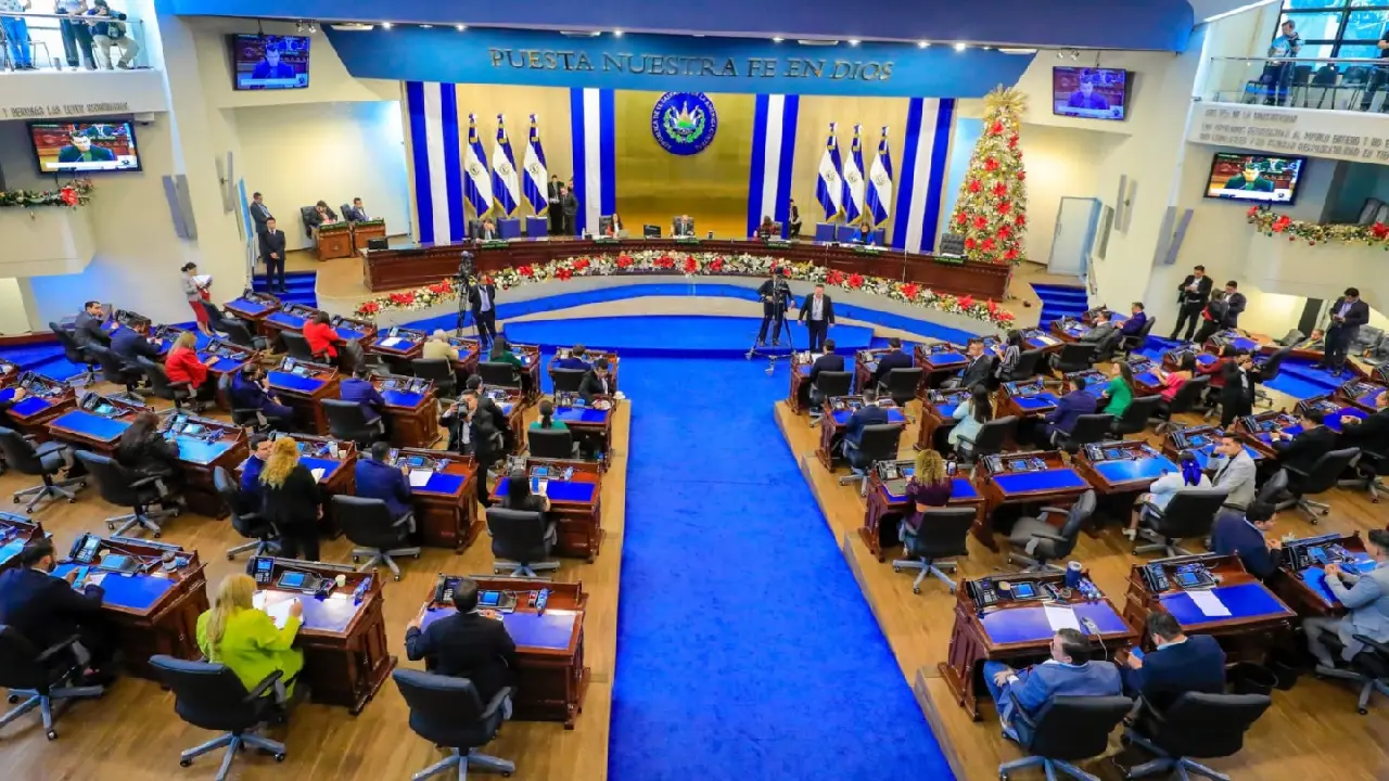 Imagen de Congreso de El Salvador aprueba impuesto del 30 % a donaciones de ONG
