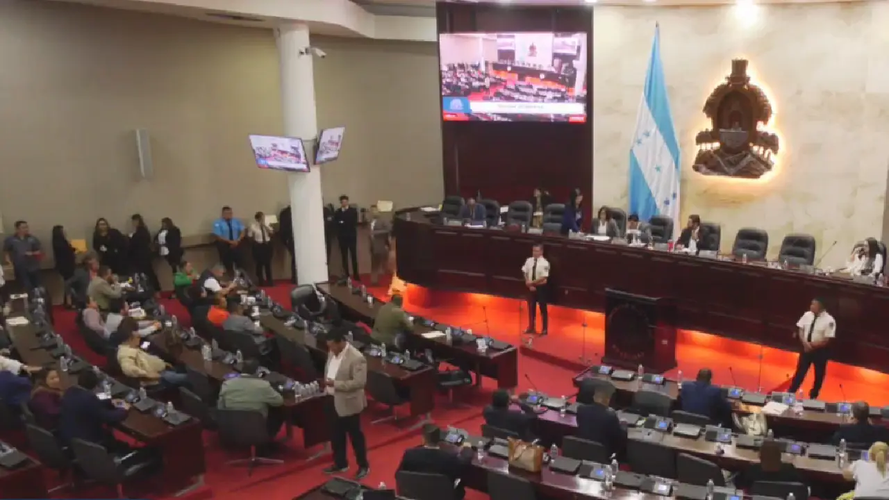 CN aprueba $190 millones con el CAF; oposición advierte que no ratificará acta Imagen de CN aprueba $190 millones con el CAF; oposición advierte que no ratificará acta