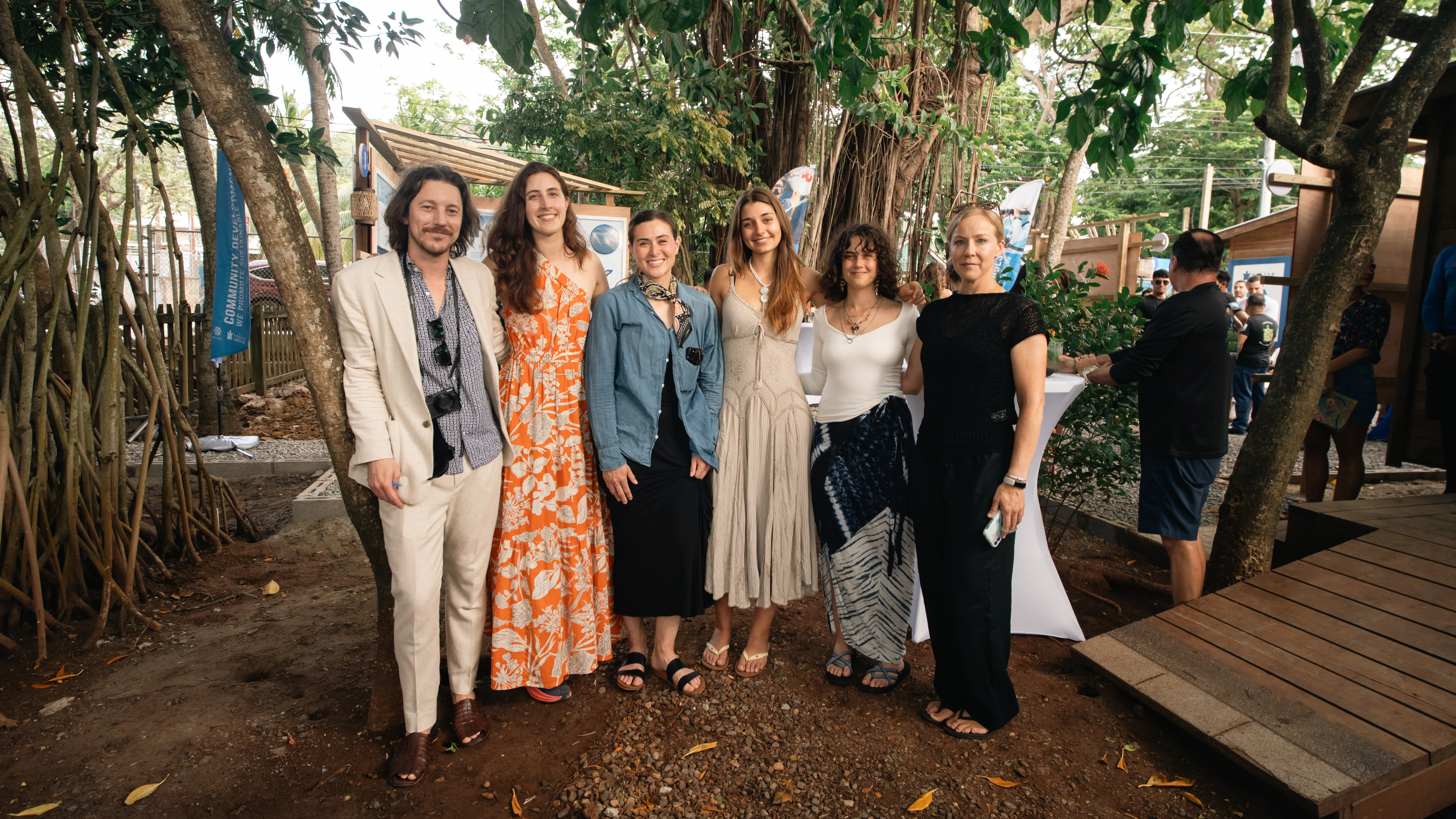 Personas juntas para una foto