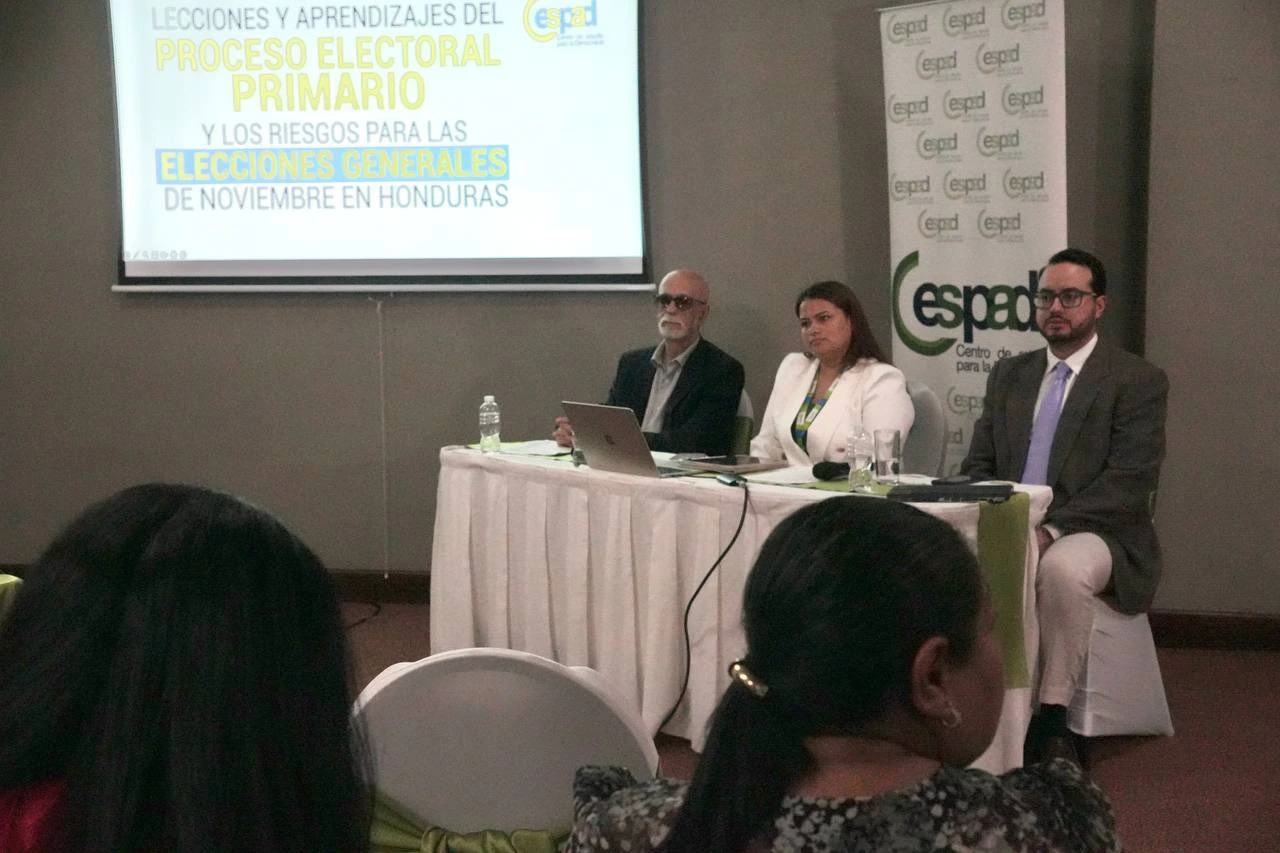 Las autoridades del Cespad brindaron este miércoles una conferencia de prensa en Tegucigalpa para exponer riesgos del próximo proceso electoral en el país. Foto: cortesía 