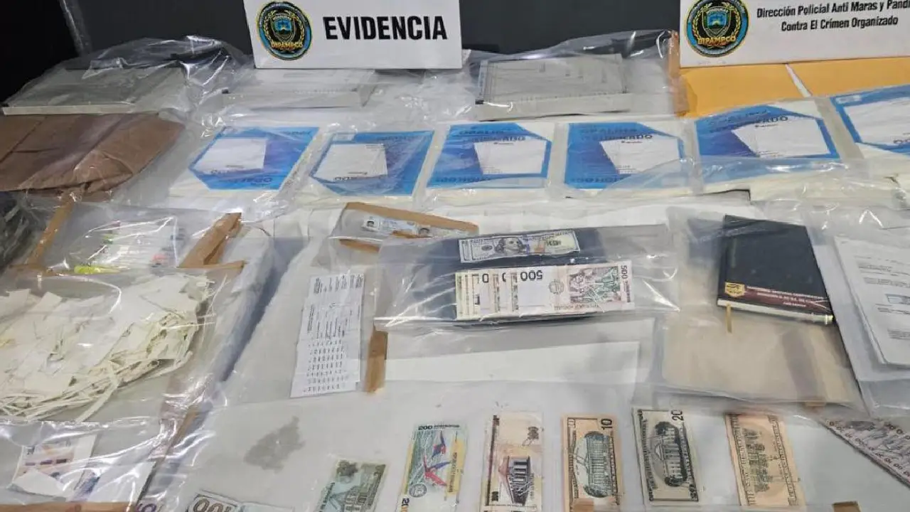 Así introdujeron en bancos de Honduras más de L 40 millones en billetes falsos Imagen de Así introdujeron en bancos de Honduras más de L 40 millones en billetes falsos