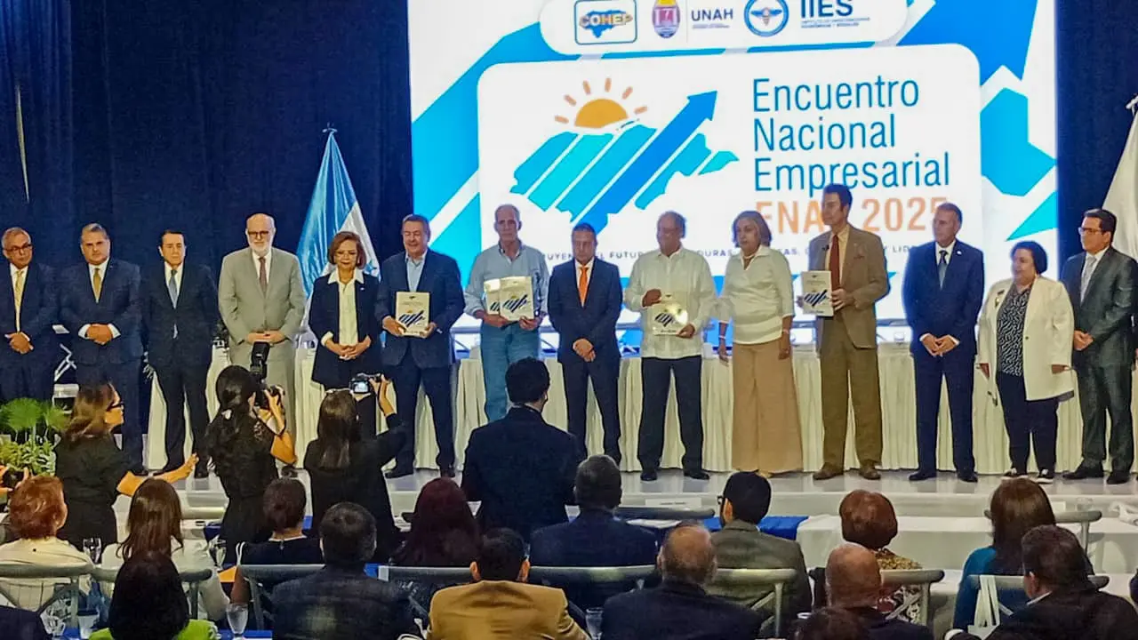 Cohep presenta Estrategia de Empresas Sostenibles a candidatos presidenciales Imagen de Cohep presenta Estrategia de Empresas Sostenibles a candidatos presidenciales