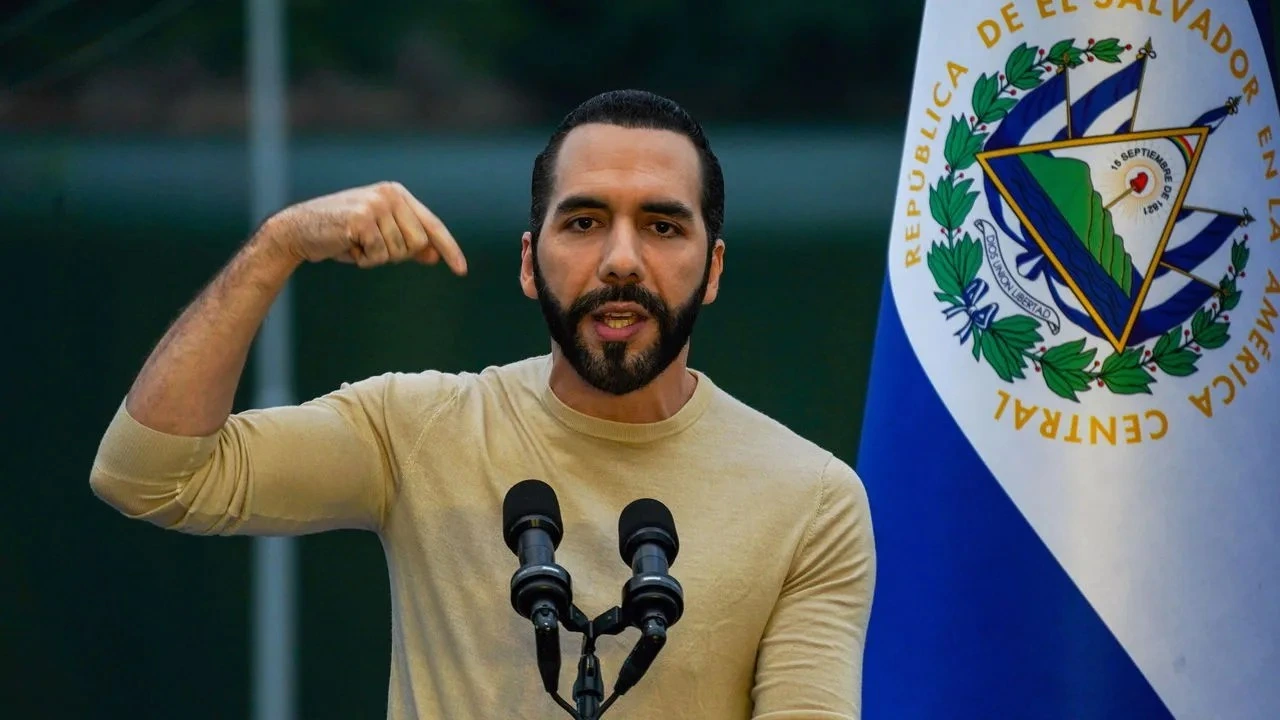 Imagen de Seis de cada diez salvadoreños temen criticar a Bukele, señala encuesta
