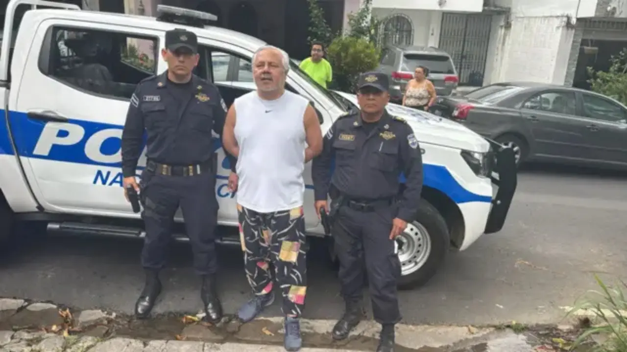 Detenido en El Salvador un abogado crítico de Bukele por 'lavado de dinero' Imagen de Detenido en El Salvador un abogado crítico de Bukele por 'lavado de dinero'
