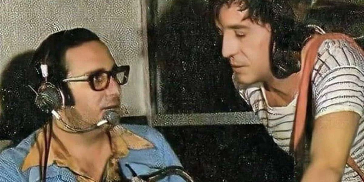 Enrique Segoviano junto a Chespirito en medio de las grabaciones del 'Chavo del 8'