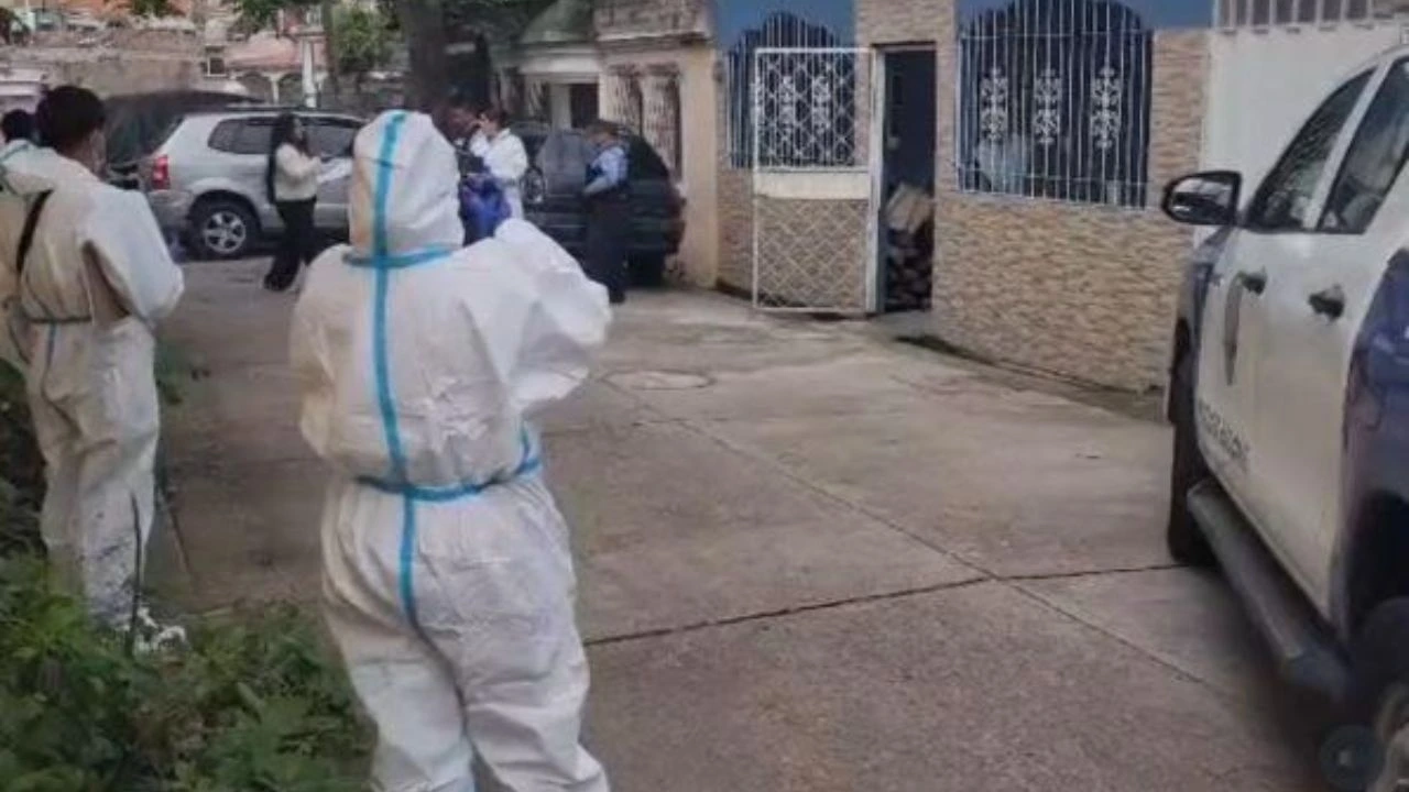 Imagen Principal de Nota: Mujer policía es asesinada por su pareja en la capital tras una fuerte discusión