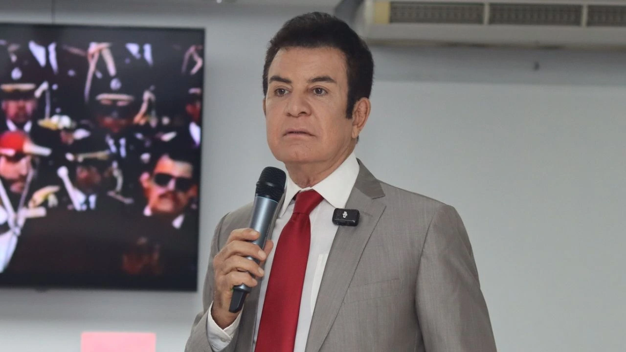 Salvador Nasralla: 'Libre se siente derrotado y por eso presiona al CNE' Imagen de Salvador Nasralla: 'Libre se siente derrotado y por eso presiona al CNE'