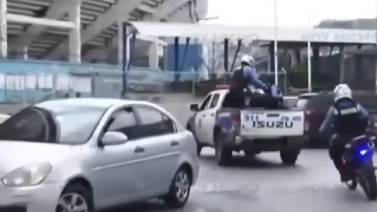 Guardia dispara a compañero en gasolinera frente al estadio Chelato Uclés Imagen de Guardia dispara a compañero en gasolinera frente al estadio Chelato Uclés