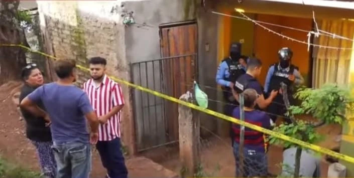 El cuerpo de la mujer fue trasladado a la morgue capitalina. Foto: cortesía de redes sociales