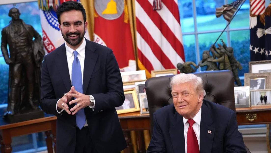 El alcalde electo de Nueva York, Zohran Mamdani, tuvo un momento incómodo durante su reunión con el presidente Donald Trump en la Casa Blanca. Foto: cortesía de RT